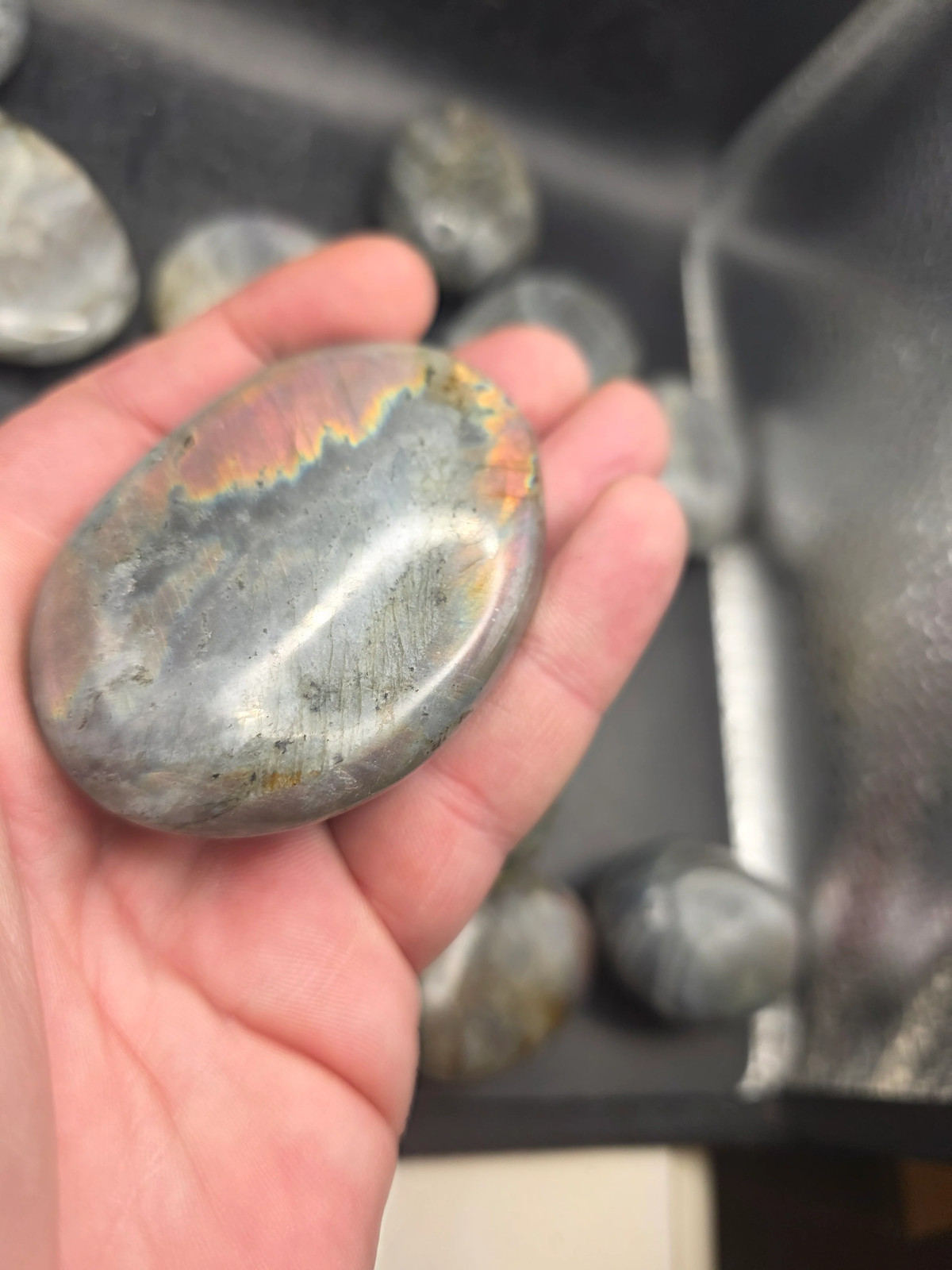 Sunset labradorite palm stone! 1.6 too 2.5 inches