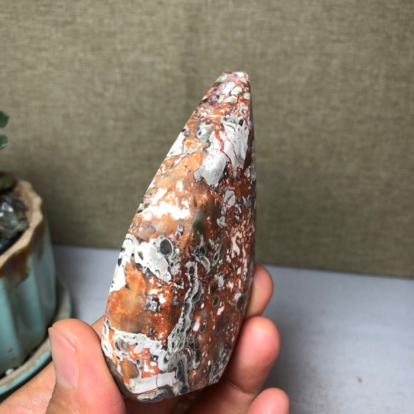 Natural l Indonesian Bloodstone agate point leaf Crystal specimens 105g A4924