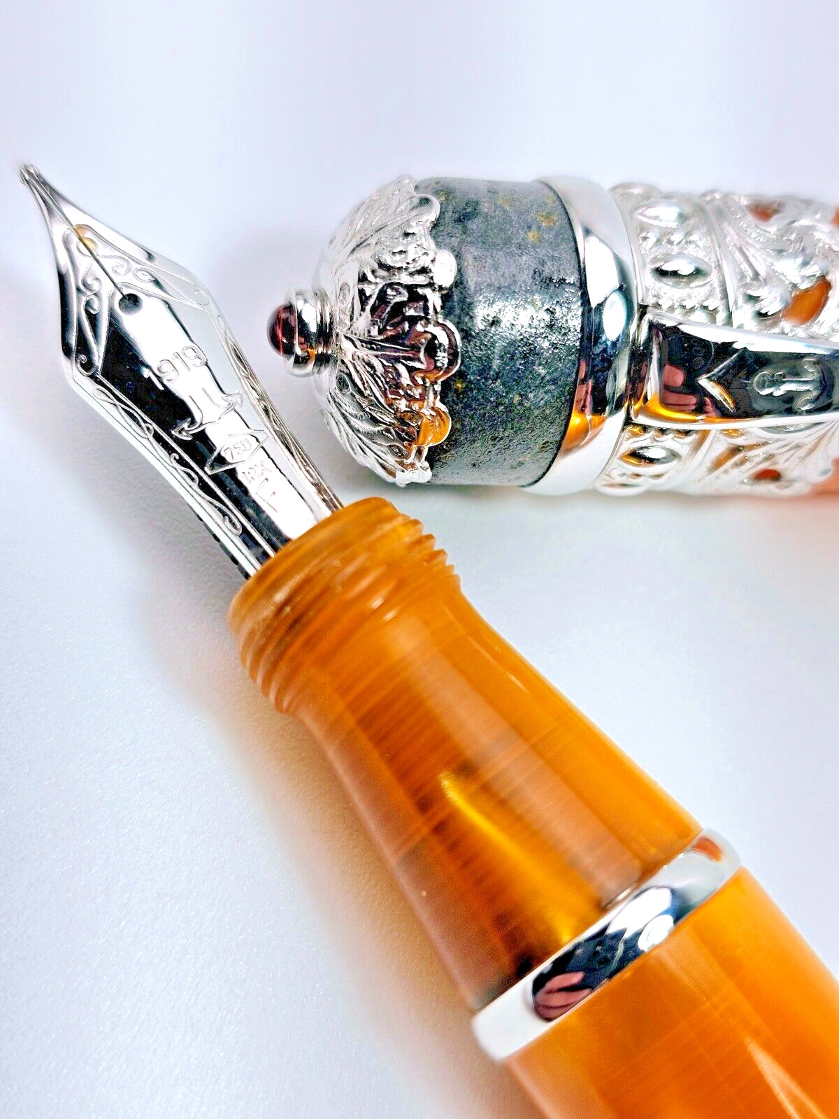 RARE! ANCORA VESUVIO YELLOW LIMITED EDITION 73/88 FOUNTAIN PEN FINE 18K GOLD NIB