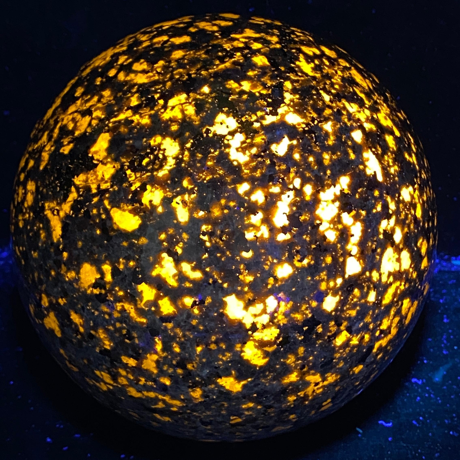 Natural Flame’s stone Sphere crystal ball reiki healing 5660G UV Reactivecrystal