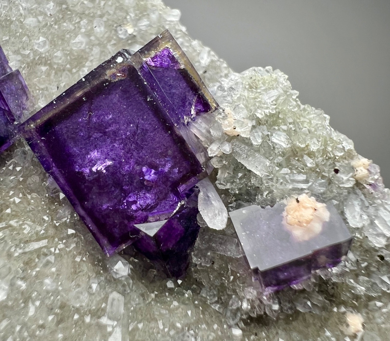 110 Gr. Full Terminated Top Quality Purple Cubic Fluorite Crystals W/Stilbite
