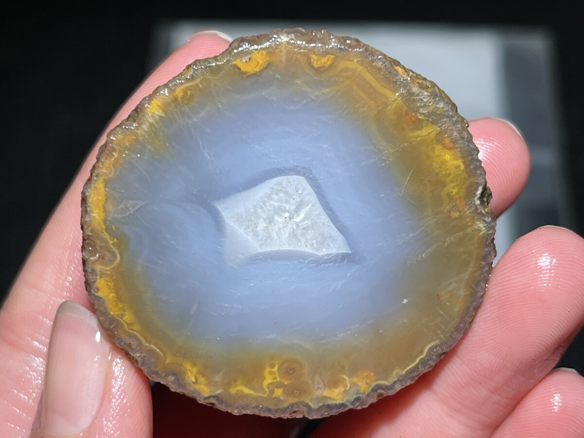 1Pair China Agate Hebei xuanhua natural Crystal Geodes collectible 108g D101