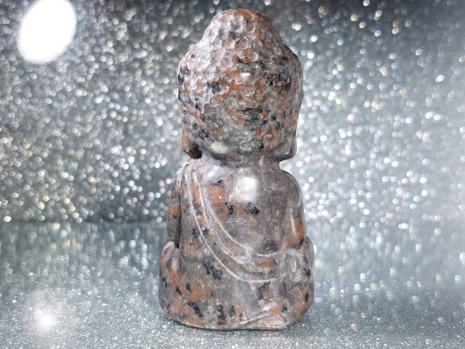 Yooperlite Buddha Carving 134.7g 8cm UV Reactive – Glows Orange Under Light