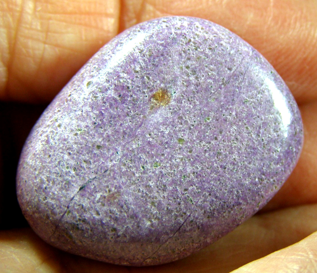 LOVELY STICHTITE TUMBLESTONE – 2.5 x 2.0 cms 9.27 gms #2