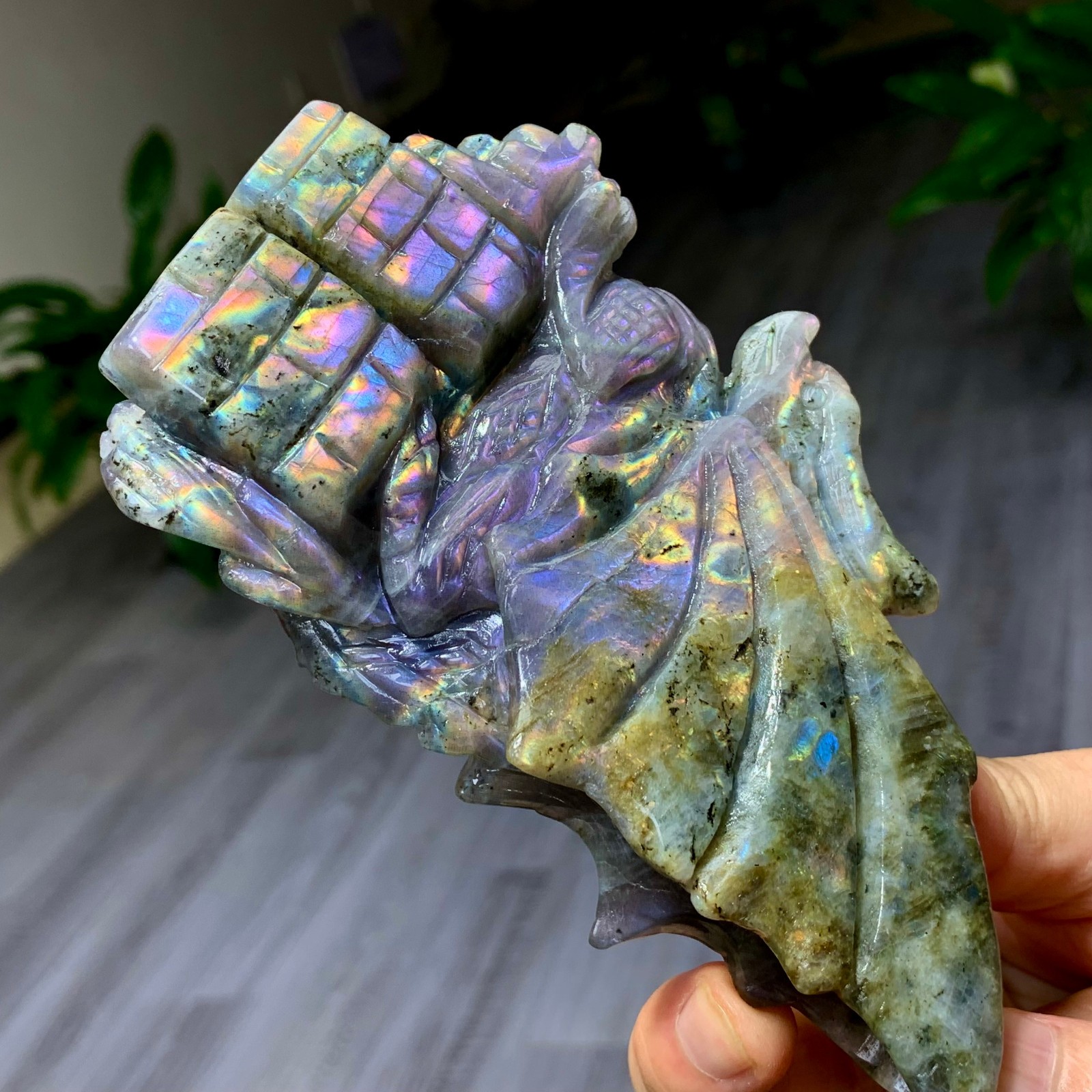 306G Natural Labradorite Quartz Crystal Stone Hand carved Flying dragon