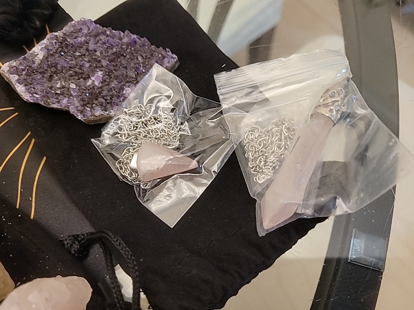 100s Gems, Crystals, Stones, Rocks, From All Over The World In Gift Box