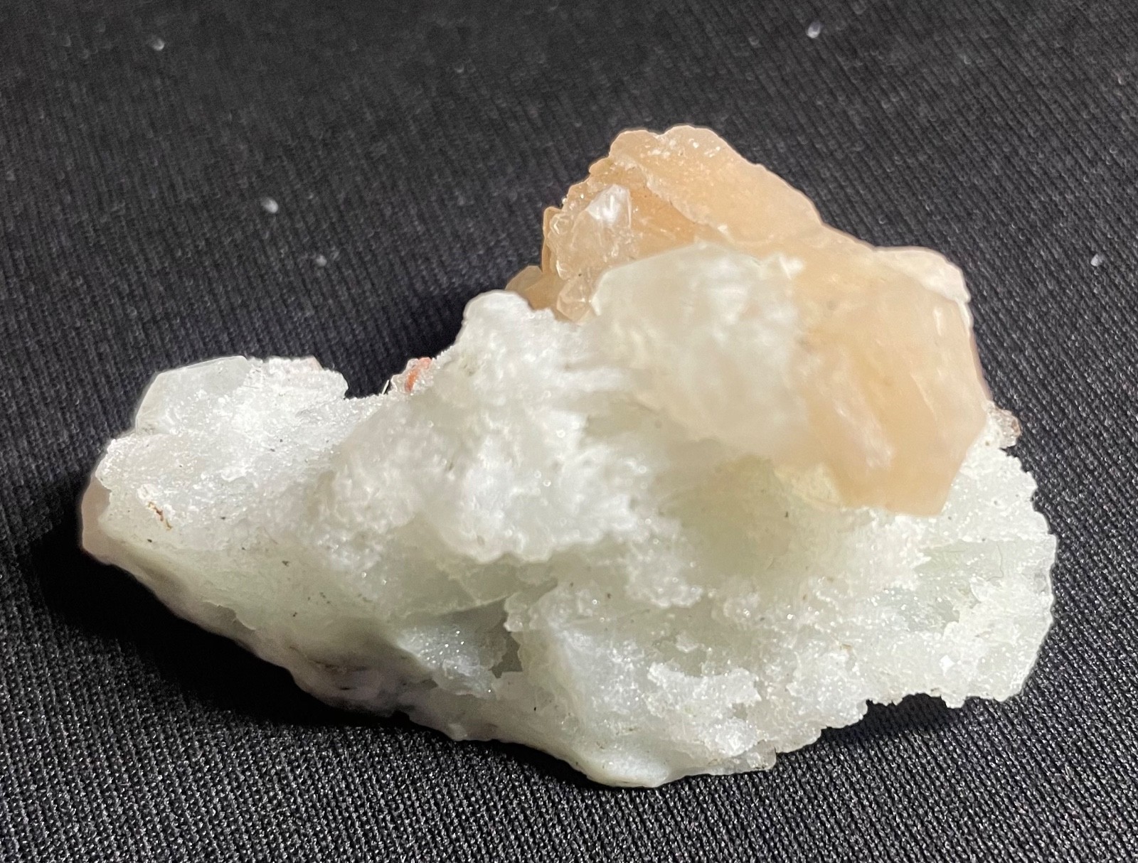 Natural stilbite crystal in quartz mineral specimens 34 gr