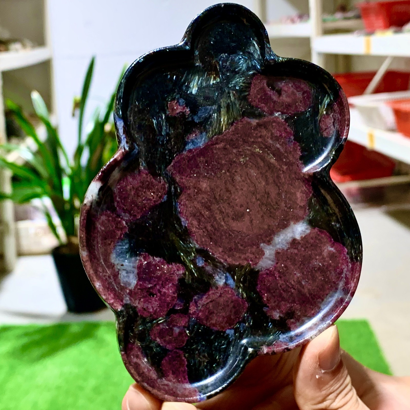 295G Natural fireworks red garnet cloud crystal quartz mineral specimen