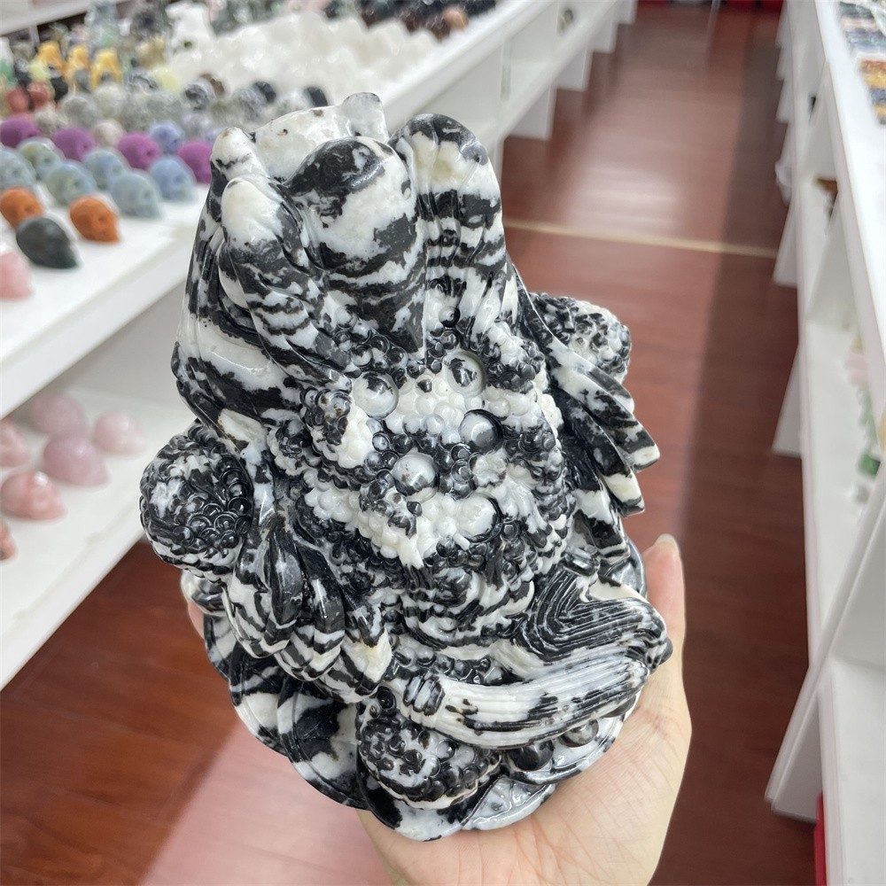 7.7LB 6.3″A+Natural Black And White Jasper Money Toad Crystal Hand Carved Statue
