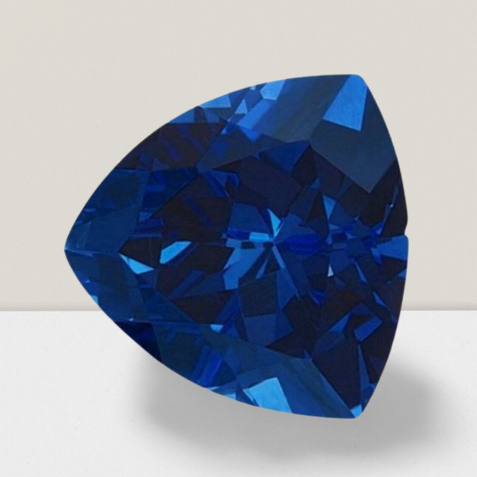Blue Sapphire Trillion Cut Gemstone 5 Cts – 11 mm Flawless Loose Gem