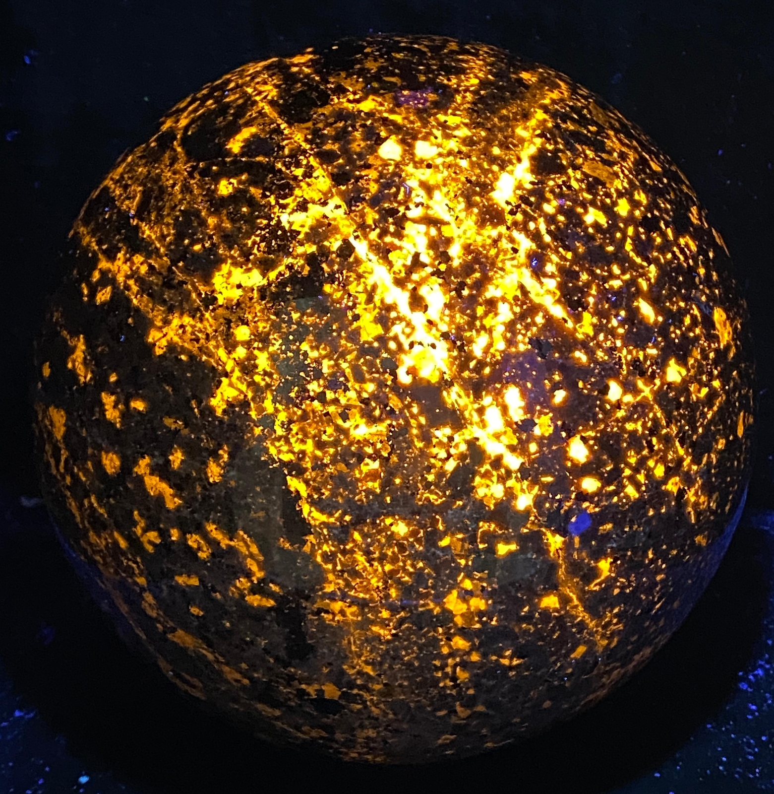 Natural Flame’s stone Sphere crystal ball reiki healing12820G UV Reactivecrystal