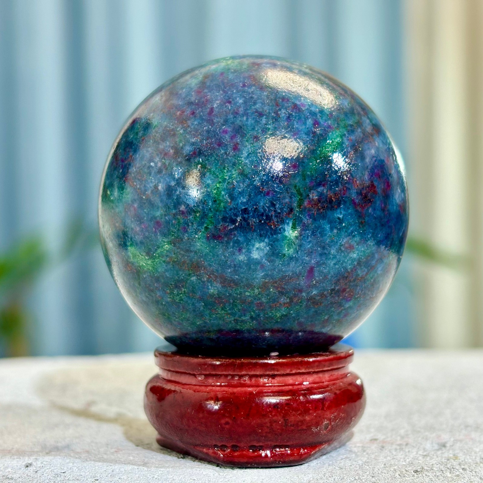 205G Natural Blue Sapphire And Ruby Sphere Fluorescent Glow Under UV Light