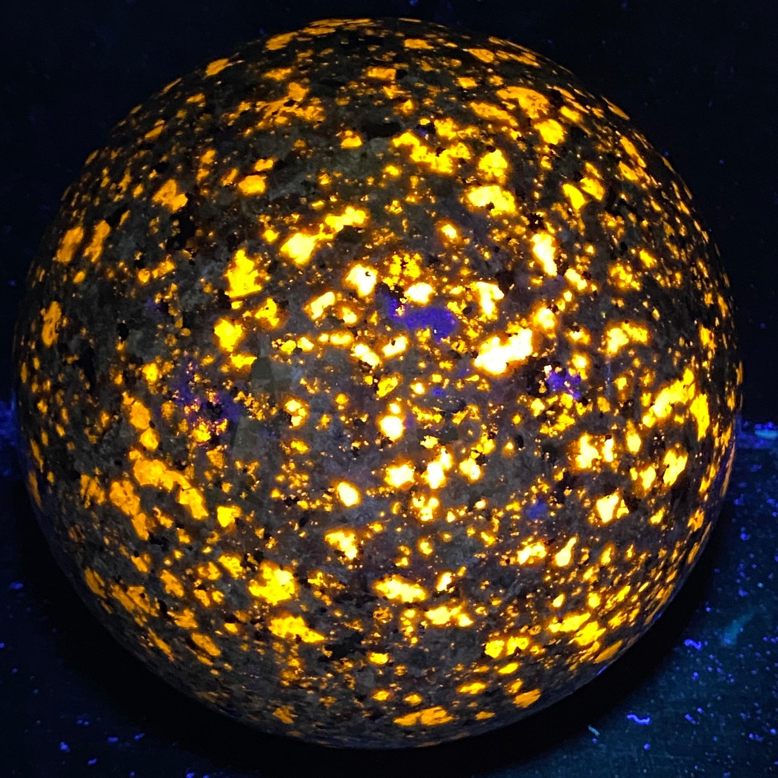 Natural Flame’s stone Sphere crystal ball reiki healing 5660G UV Reactivecrystal