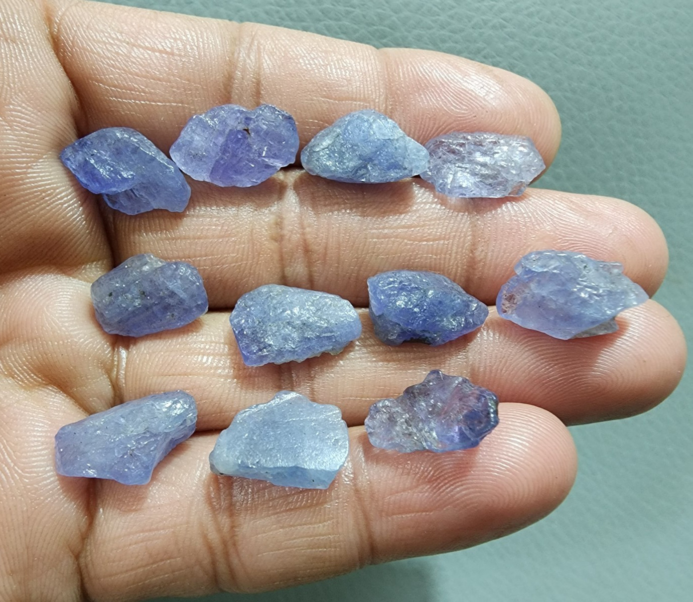 “12pcs Raw Tanzanite Rough 14-17mm Natural Tanzanite Gemstones Collector Lot”