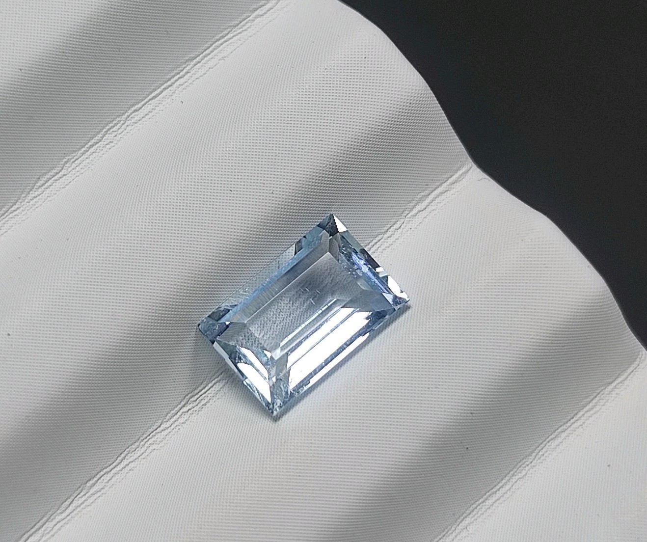 1Ct Elegant & Natural Icy Blue Aquamarine Gemstone With Nice Look – Baguette Cut