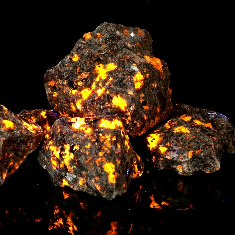 1 PC Raw Rough Emberlite UV Reactive Glow Yooperlite Rock Chunks Energy Gift DIY