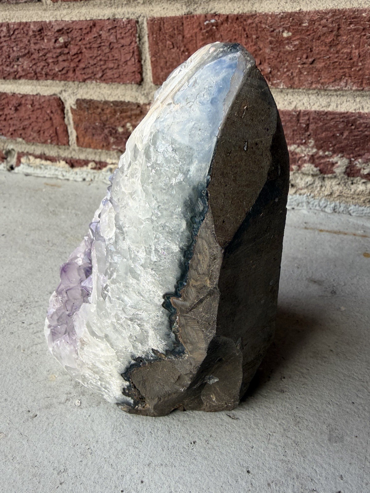 NATURAL LARGE CLEAR & LIGHT PURPLE AMETHYST GEODE – LARGE POINTS – OVER 6 POUNDS