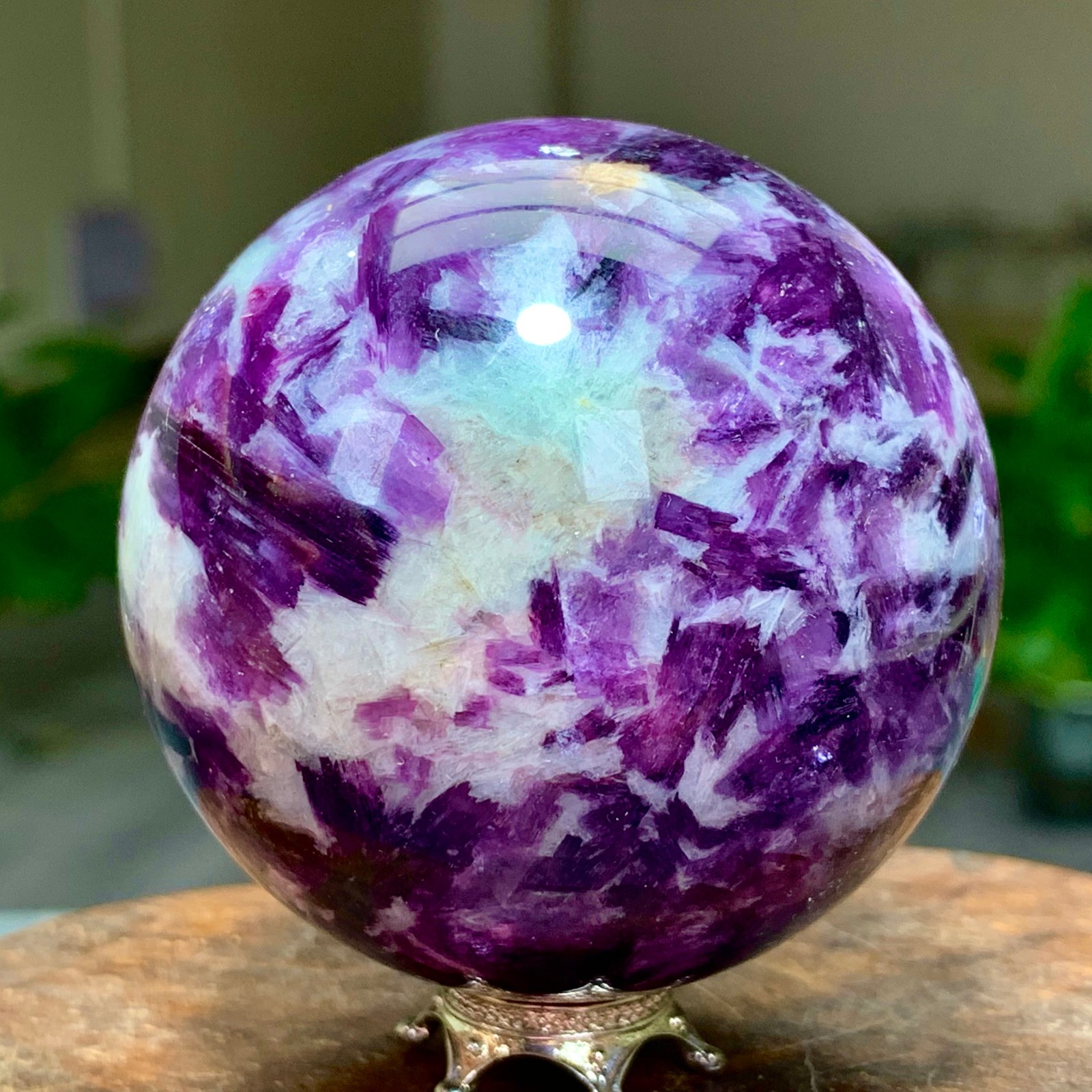 285G Natural Beautiful Purple Lithium Mica Crystal Spherical Mineral Sample