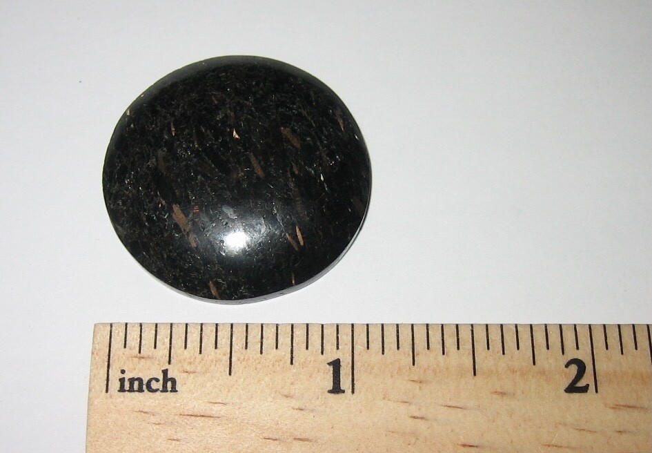 30mm POLISHED NATURAL AUTHENTIC NUUMMITE STONE CABOCHON GREENLAND ~ 10.8grams *A