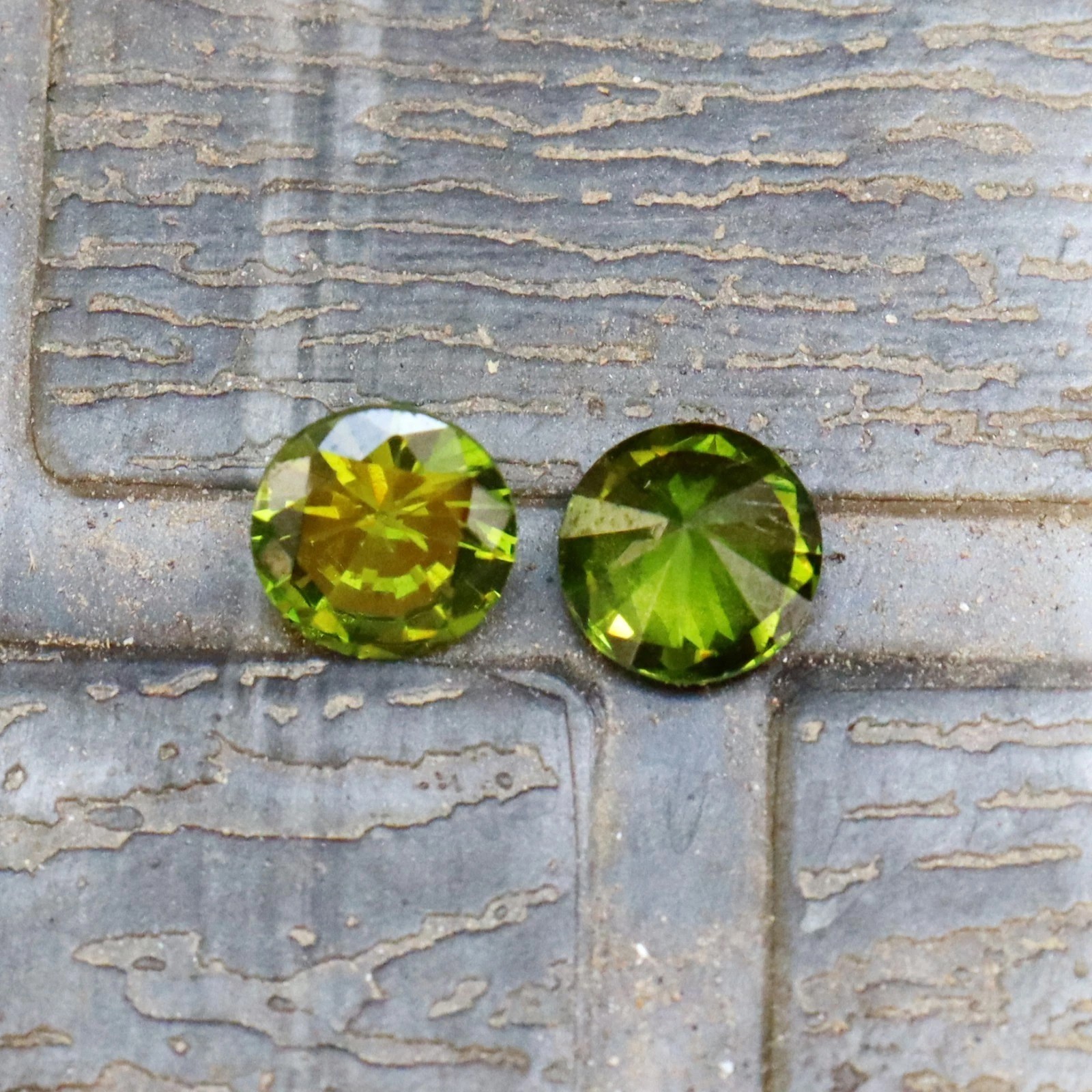 Natural 1.80 Ct Round Cut Mint Green Sapphire Pair GGI Certified Loose Gemstone