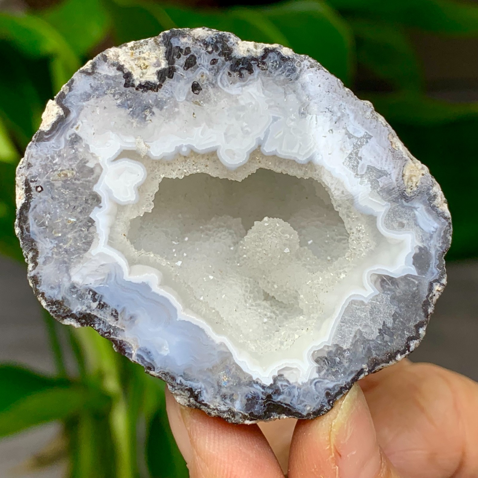 126G Natural agate geode quartz crystal rough sample spiritual energy repairA419