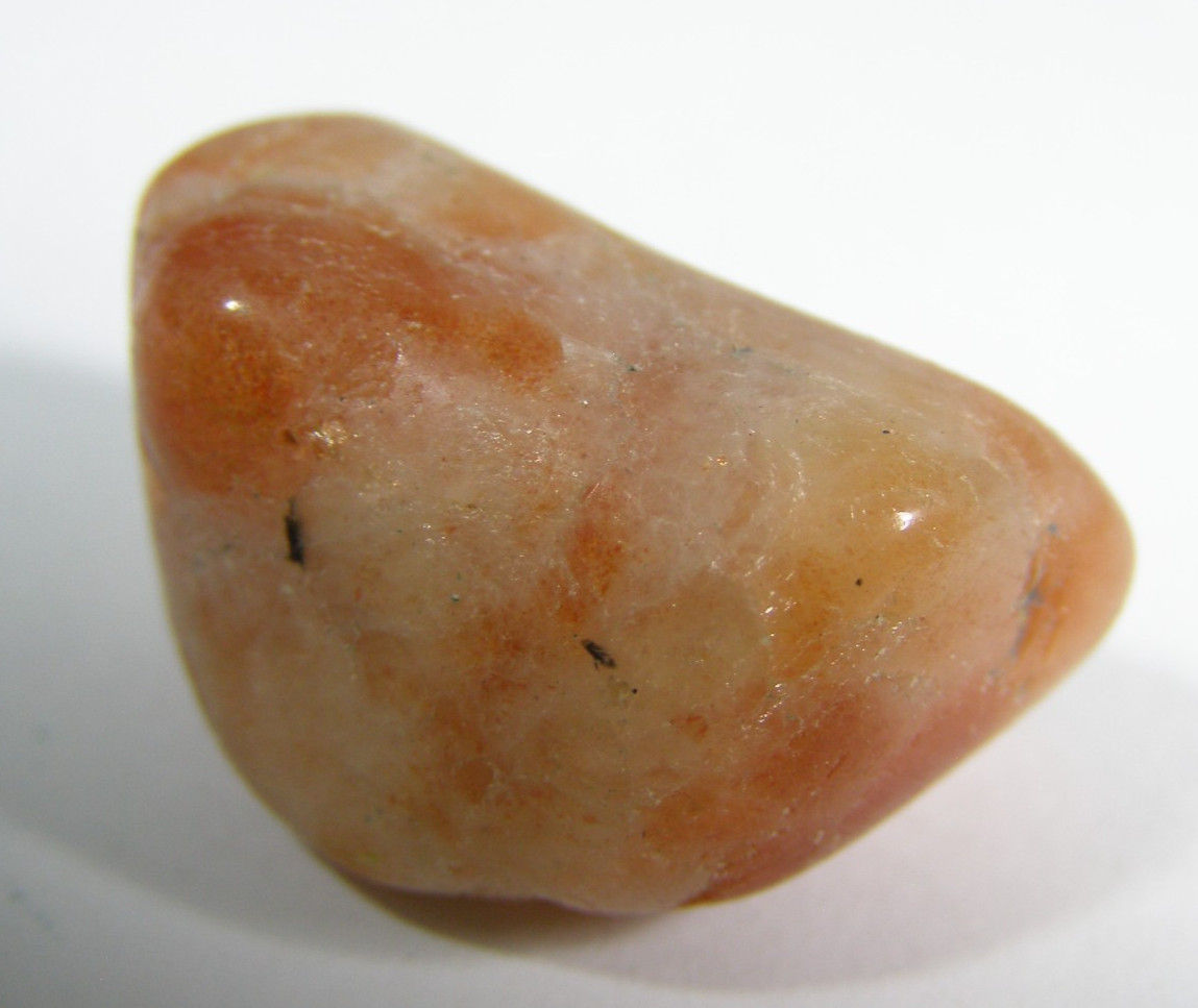 SUNSTONE TUMBLESTONE – LOVELY IRIDESCENCE – 11.74 gms 2.5 x 1.7 cms #C