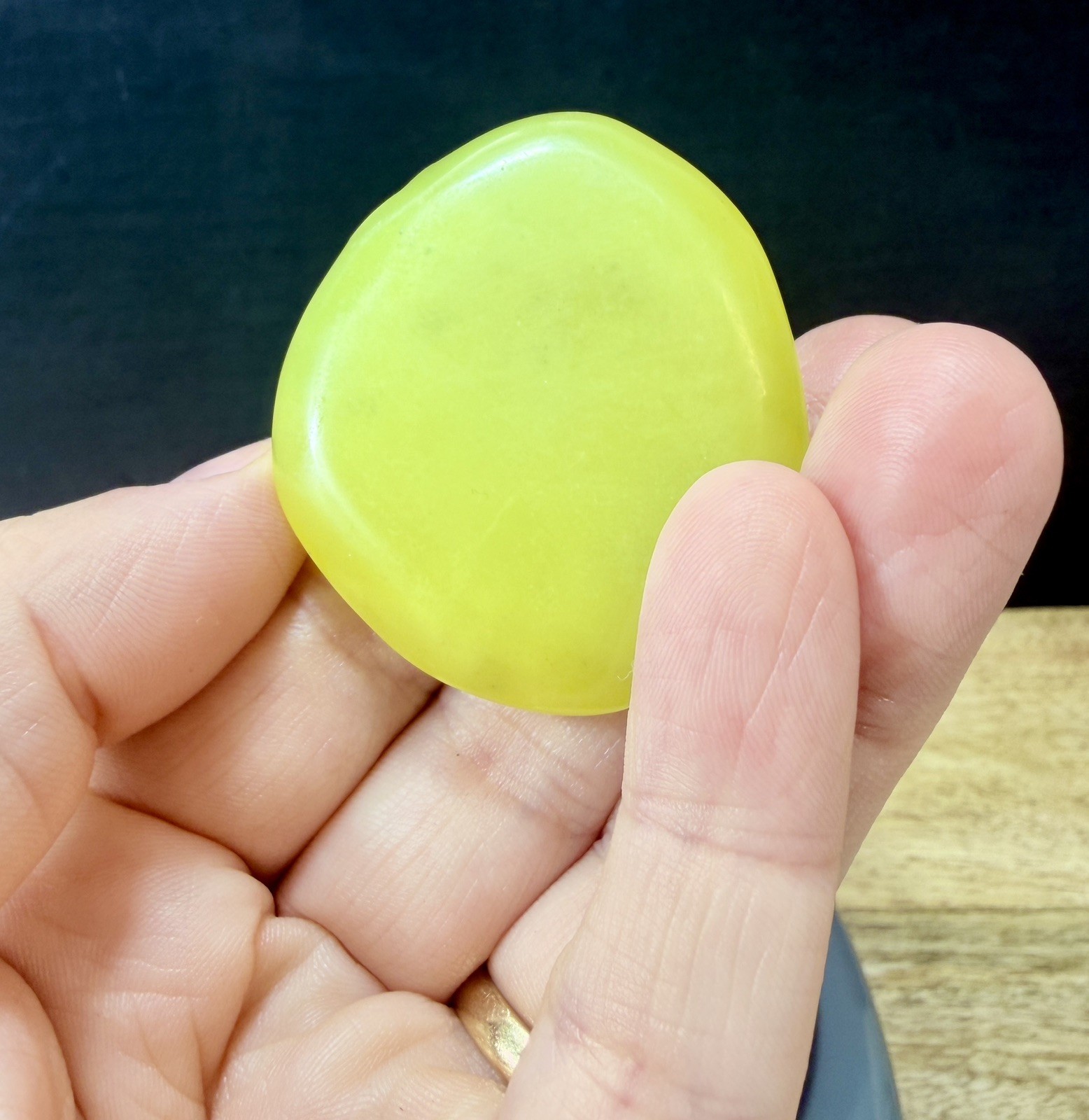 Crystal Lemon Jade Palm Stone Flat Healing Spiritual Collect yellow pocket 29g 1