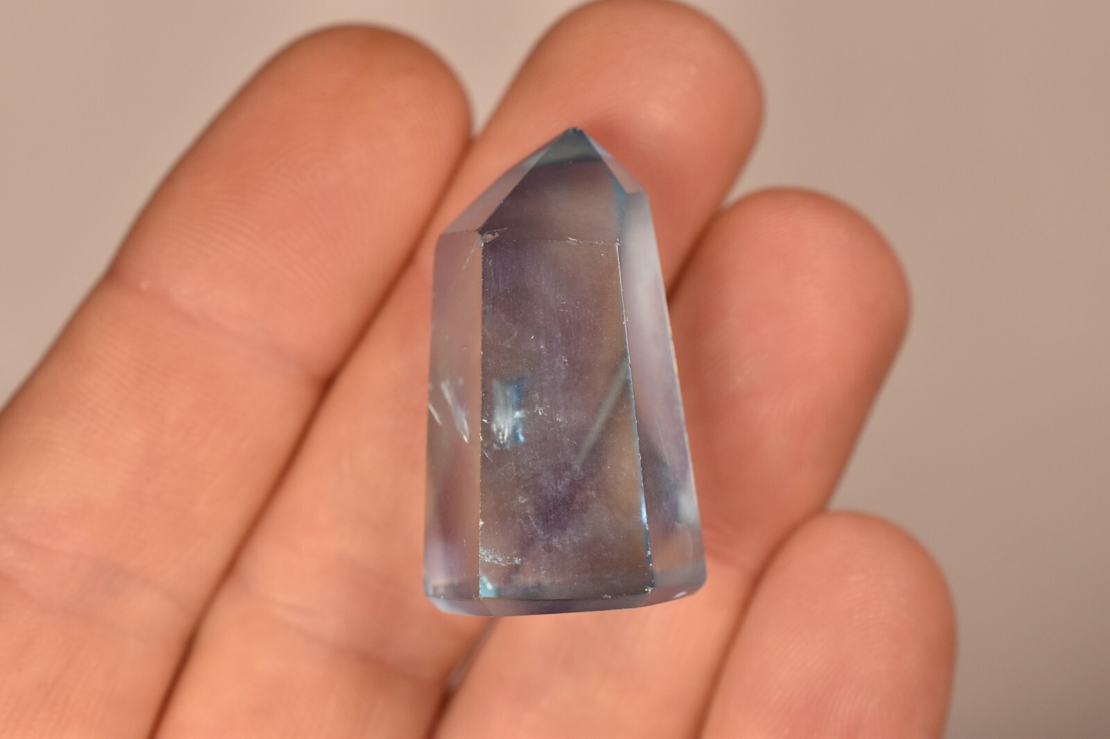 *AQUA AURA* Generator 3.2cm 13.7g *CLEAR* Quartz, Gold Fumes, Throat Chakra