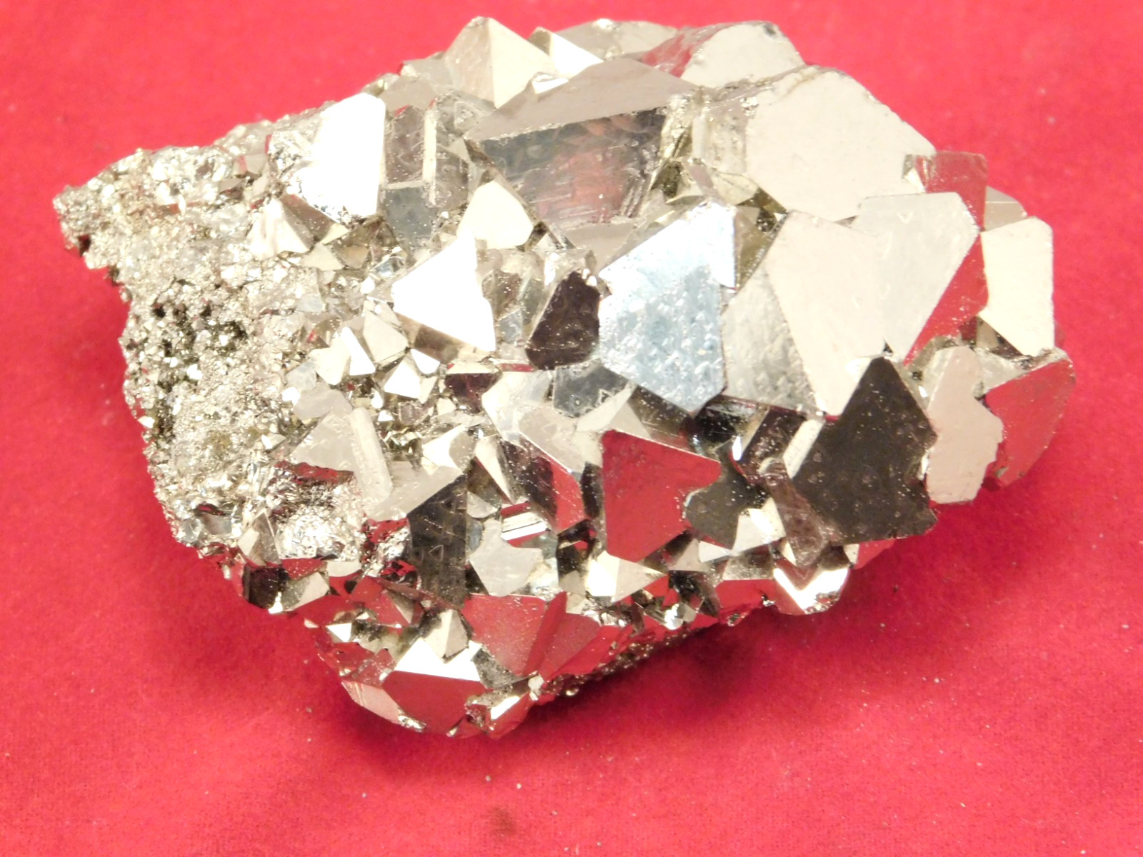 PYRAMID Shaped Crystals! Tetrahedron PYRITE Crystal Cluster Peru 177gr