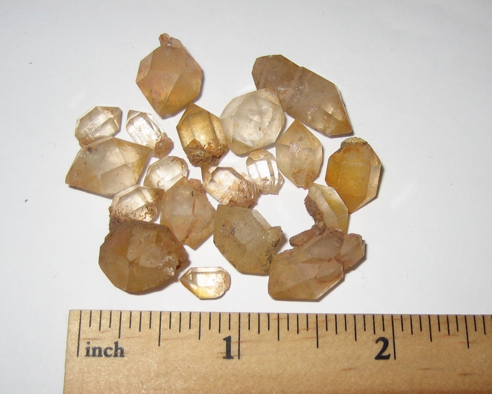 19 NATURAL 0.3″- 0.8″ GOLDEN HEALER DIAMOND QUARTZ CRYSTALS CT, USA 19.5grams *2