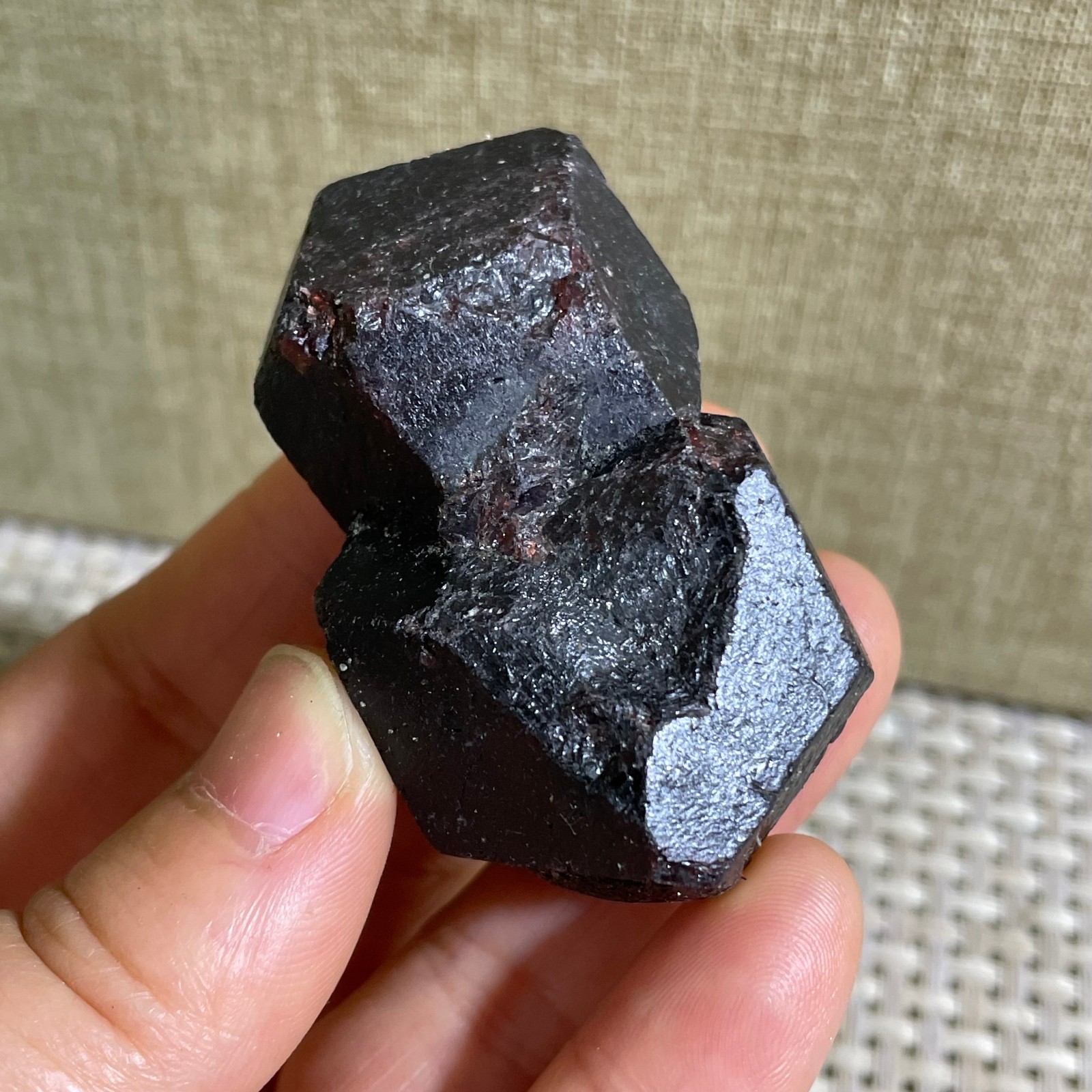 106g RED Garnet Crystal gemstone rough stone mineral specimen