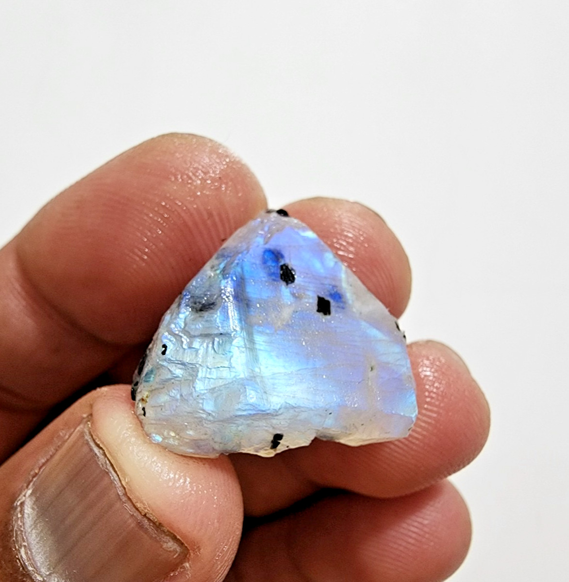 AAA+ Blue Fire White Rainbow Moonstone 29 Crt Rough Loose Gemstone For Jewelry
