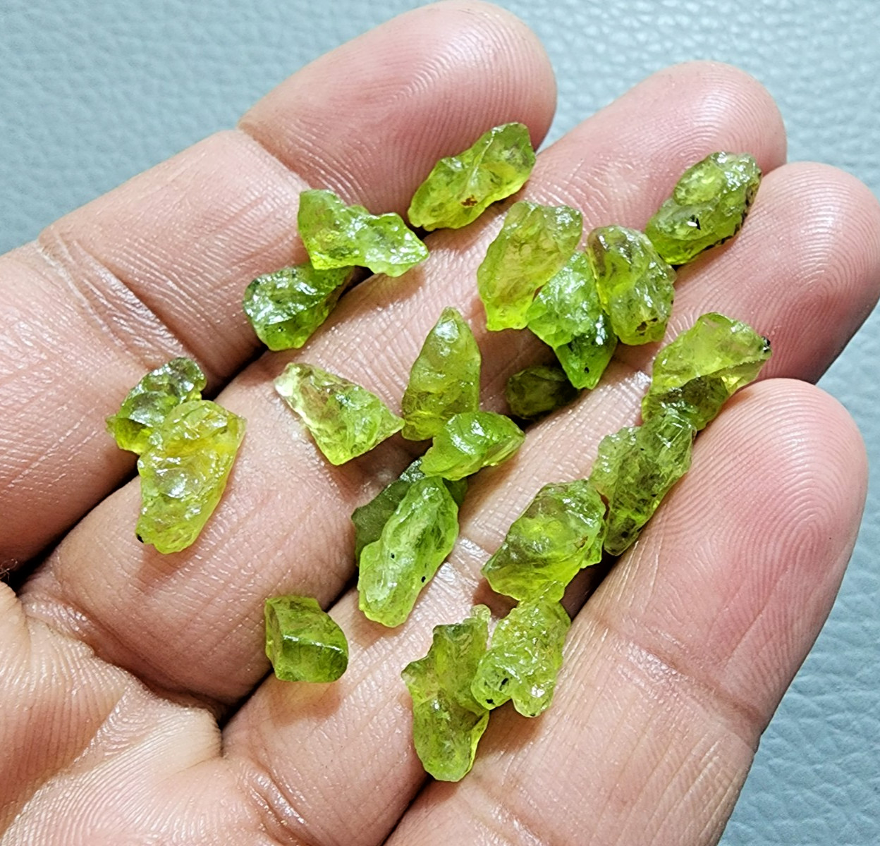 (20 Pcs) Awesome Green Peridot Rough Crystal & Mineral 10-13 MM Jewelry Making