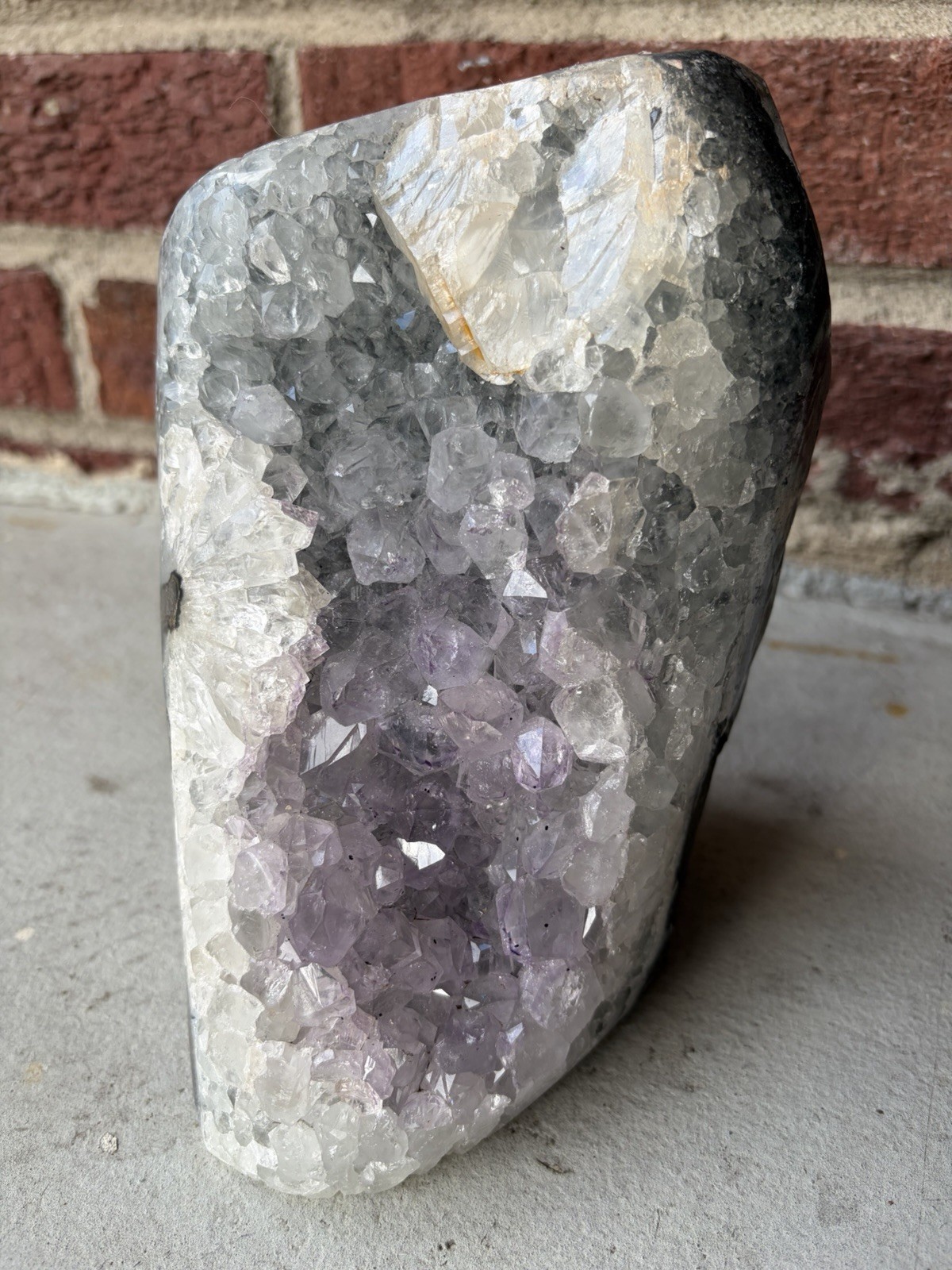 NATURAL LARGE CLEAR & LIGHT PURPLE AMETHYST GEODE – LARGE POINTS – OVER 6 POUNDS