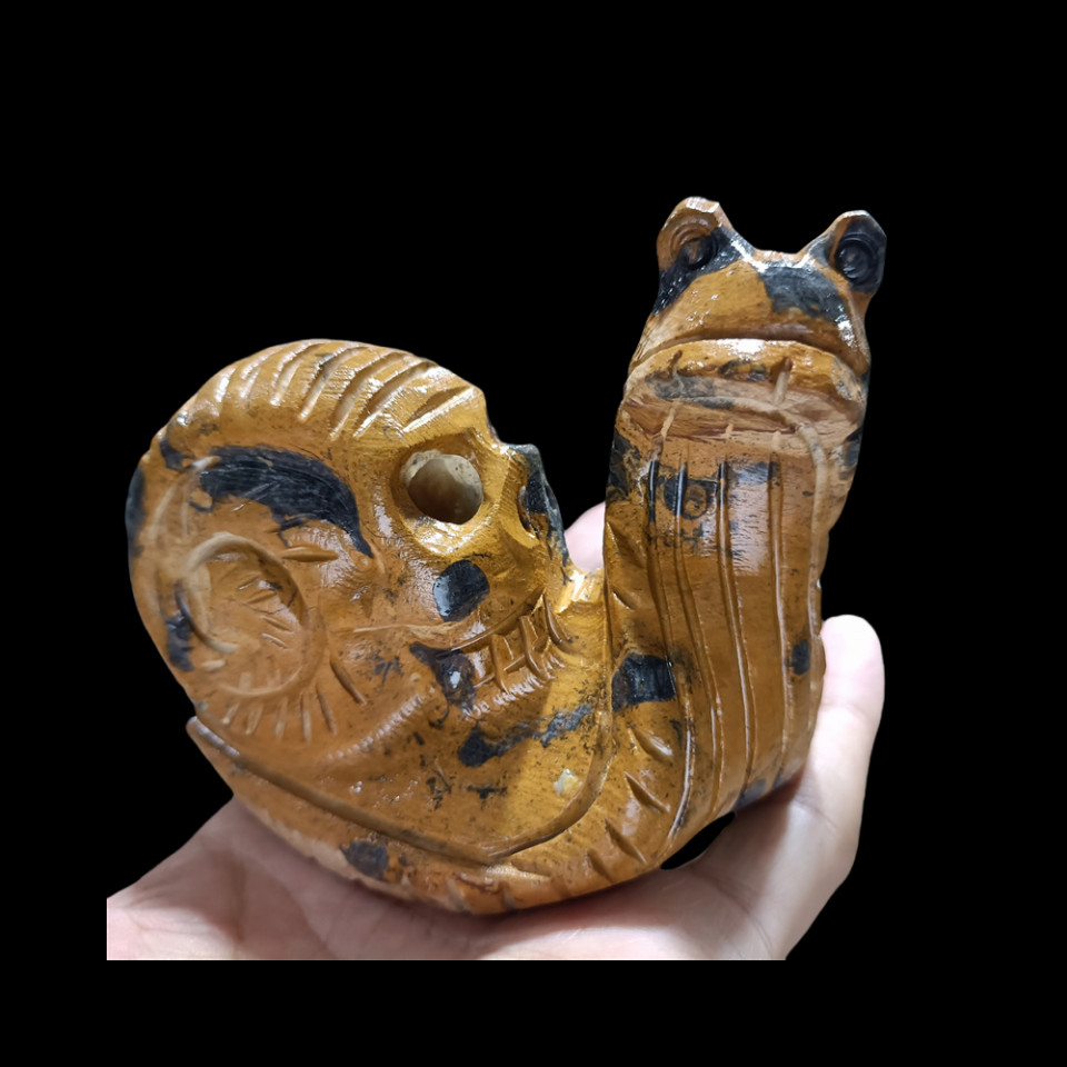 1pc Natural Imperial Jade Quartz Crystal Skulls Healing Carved Snail Skull 1.1LB