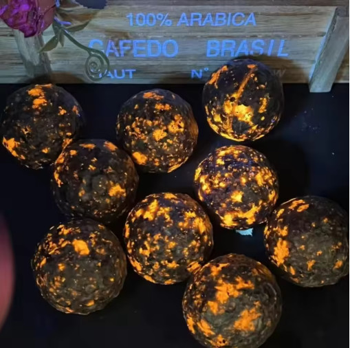 Natural Yooperlite Ball Stone UV Reactive Collector Gift Home Decor