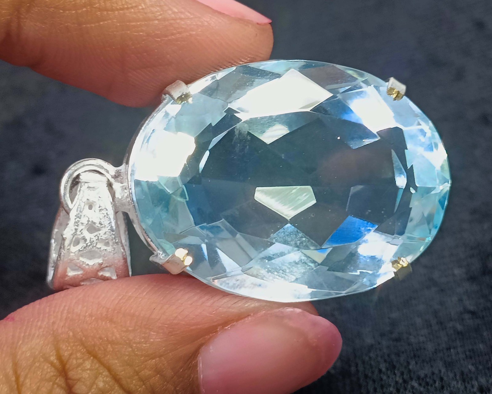62 Ct Natural Blue Aquamarine Oval Shape 925 Silver Pendant IGL Gemstone 6AHU