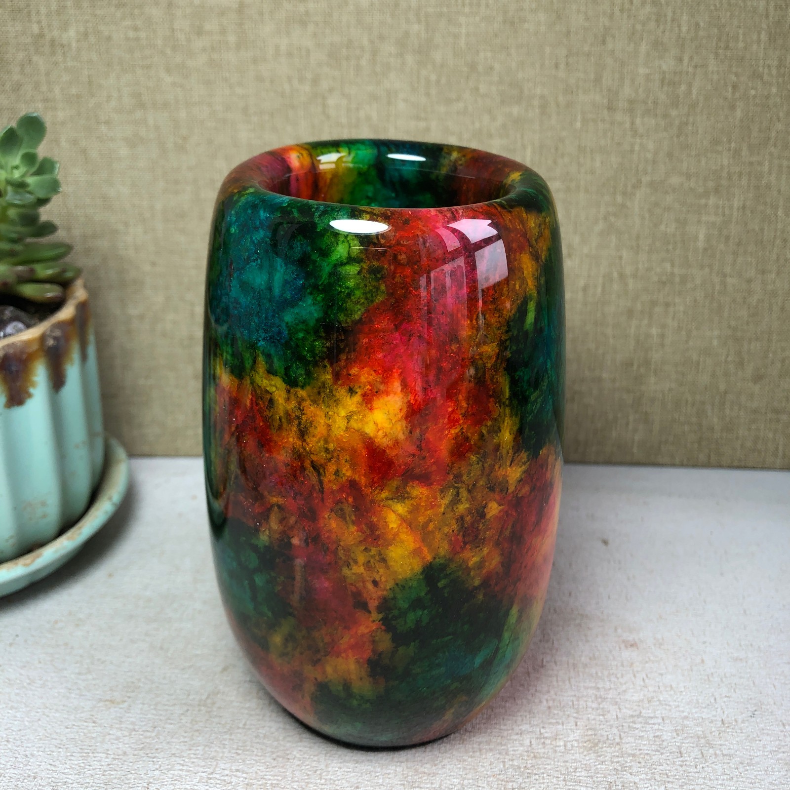 Natural “Seven Colors Jade” vase specimen -Taiwan China 1000g 128mm A4584