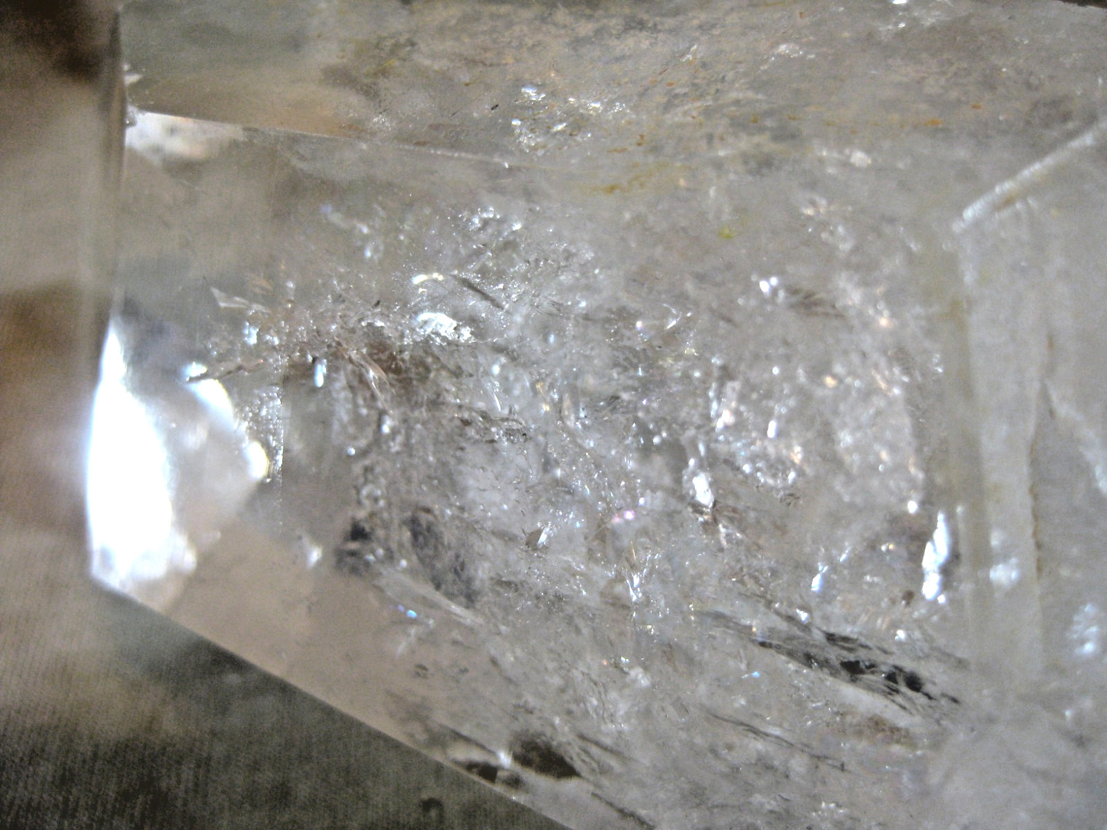 Fenster Quartz Point with Numerous Windows Clear Top 440 g 110 mm