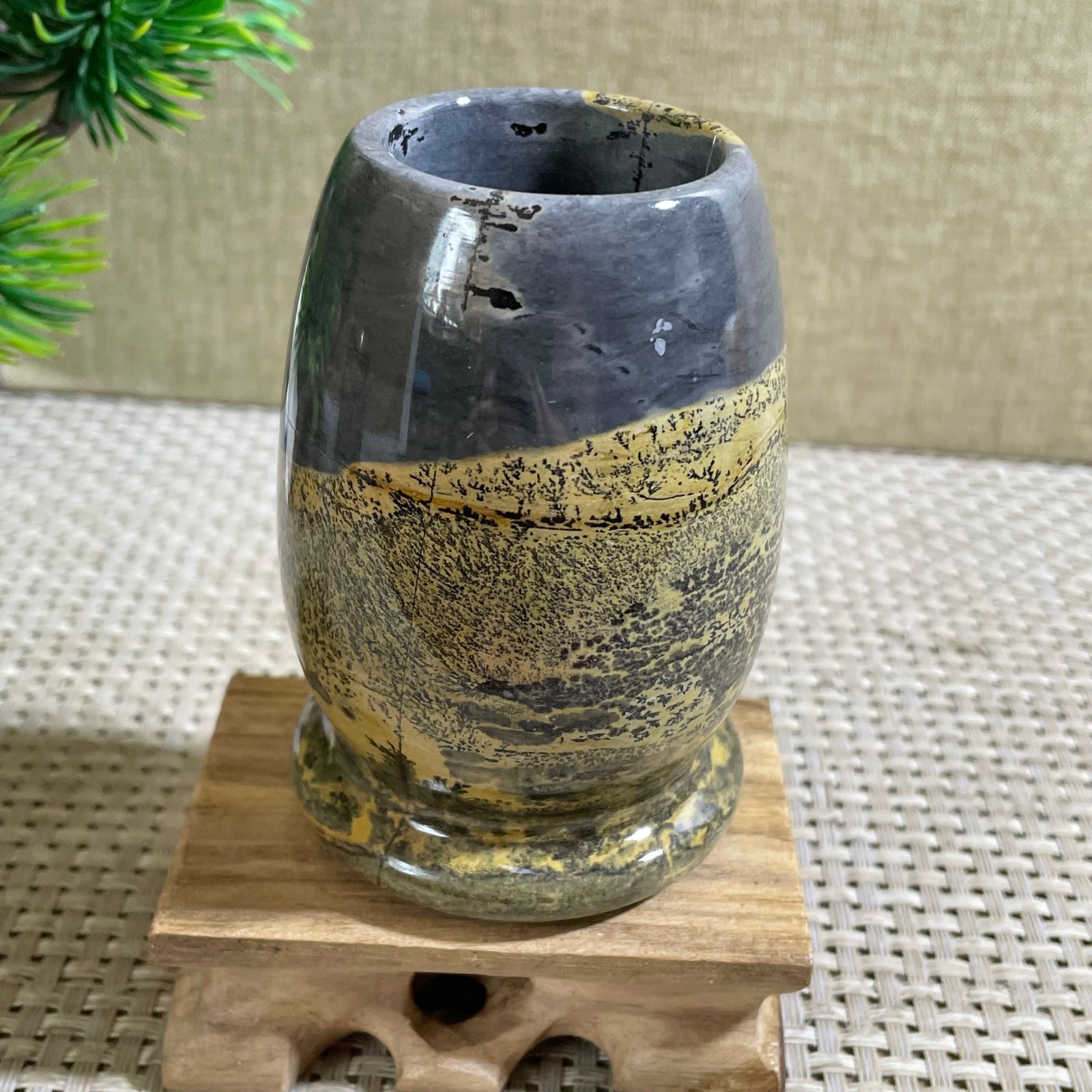 284g Natural Chinese Painting Stone Quartz Crystal Carving vase home decor