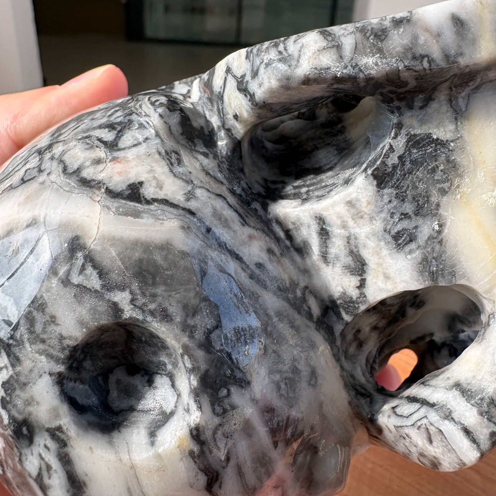 4.1LB 5.1″ Natural Black Zebra Jasper Skull Healing Crystal Reiki Home Decor