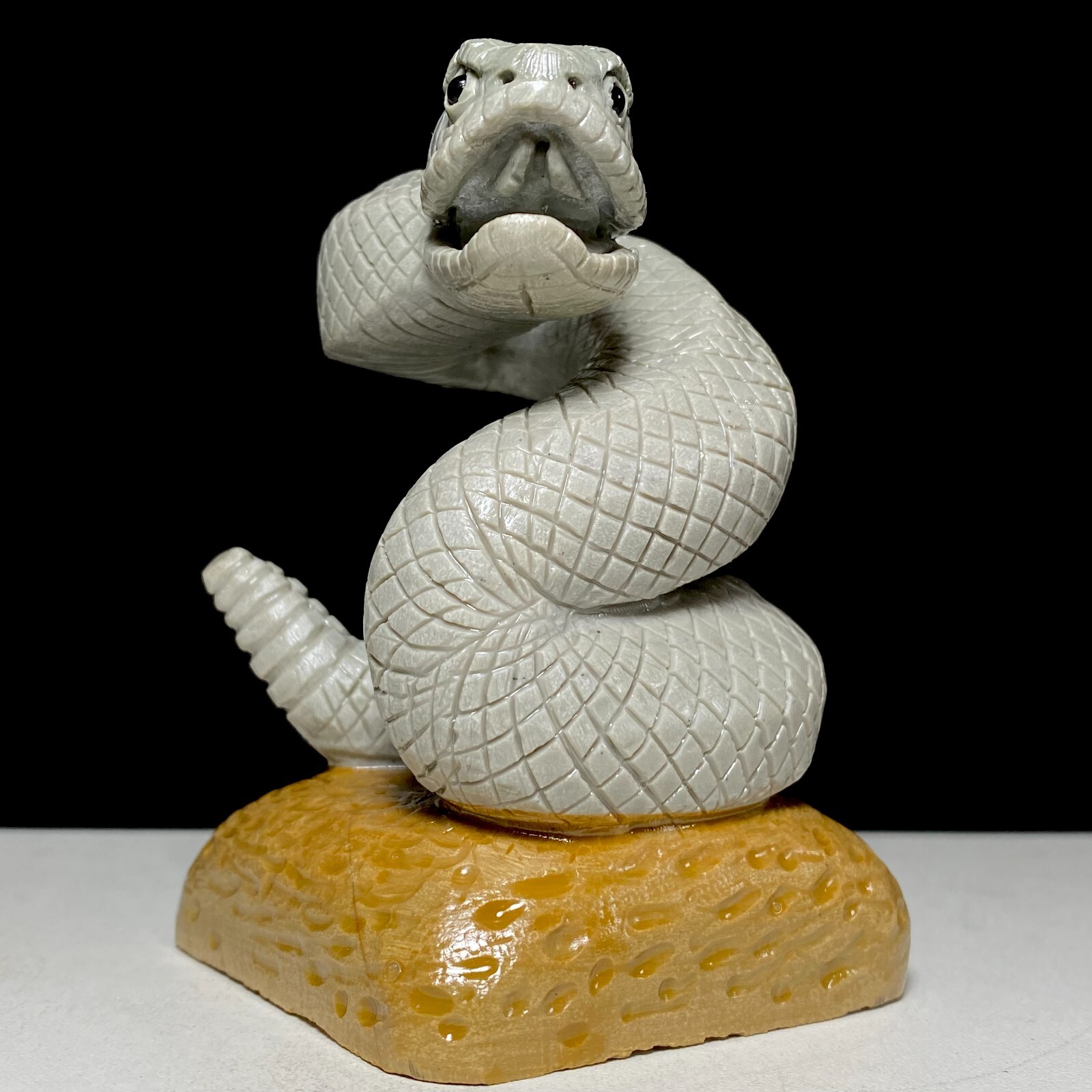 Natural Crystal Quartz Mineral Specimen Songhua Stone Handcarved Rattlesnake