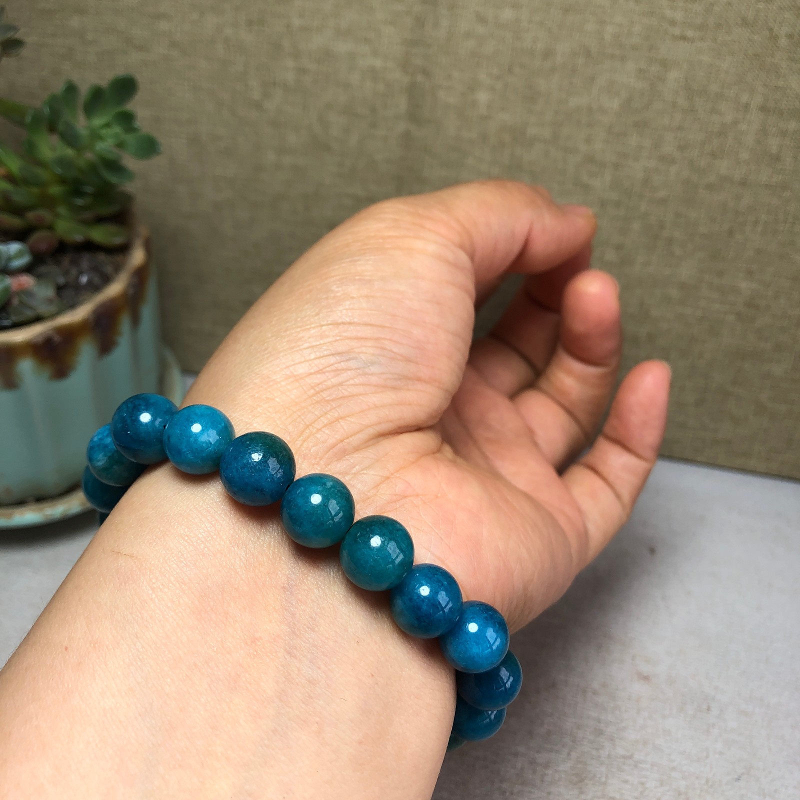 10mm Natural apatite semi-precious stone Crystal chain beads bracelet 31g A4765