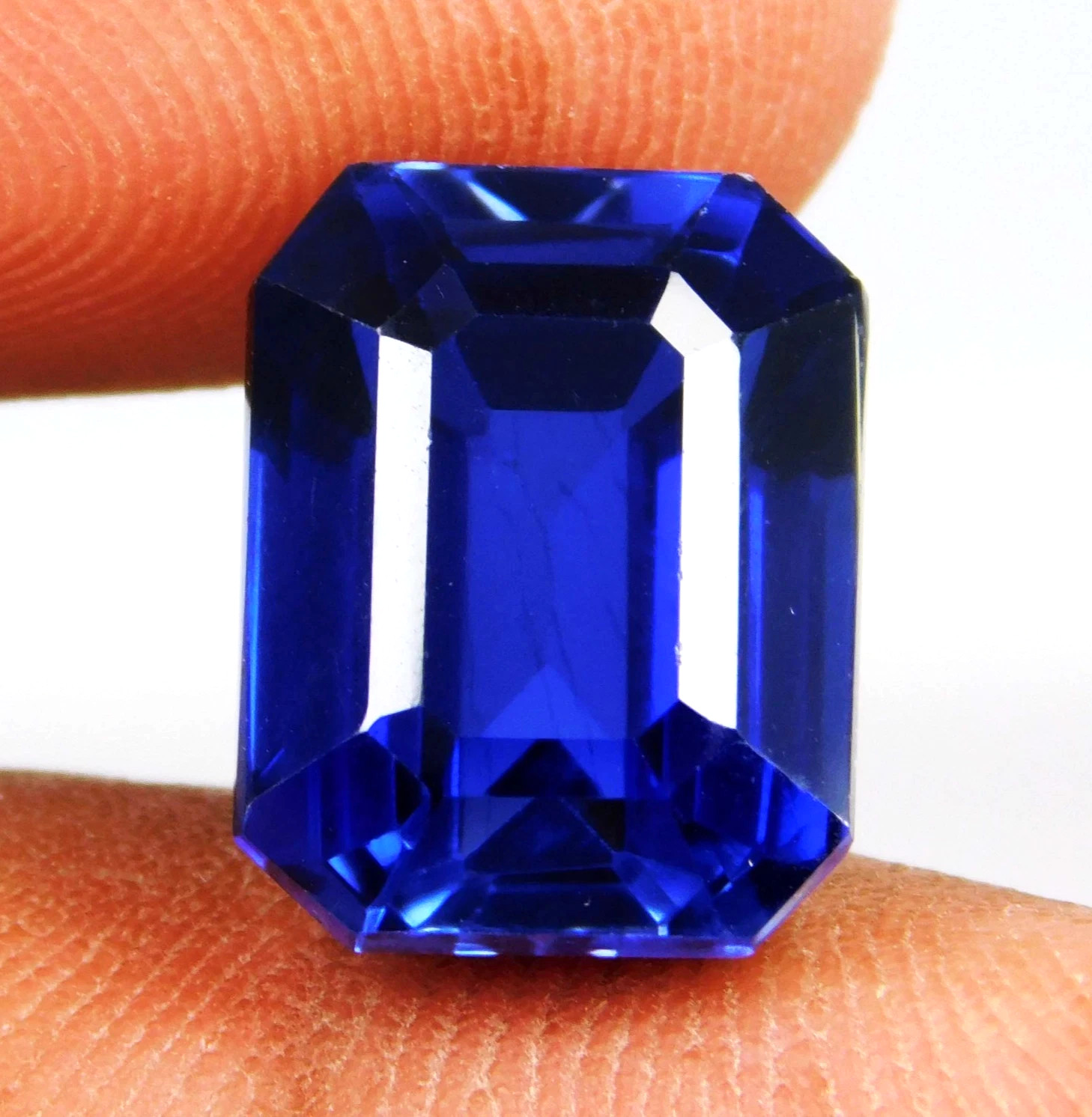 8.50 Ct Flawless 11.3×10.6×6.8 mm Royal Blue Ceylon Sapphire Emerald Gemstone