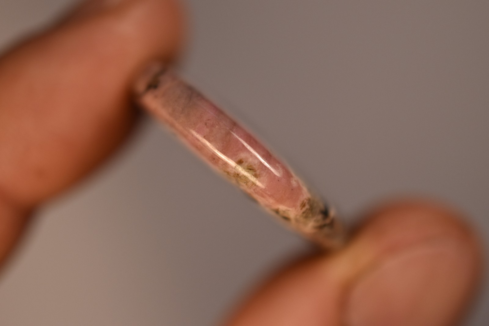 *RHODONITE* Flat Stone 2.7cm 9.3g Worry Palm Thumb Love Relaxation