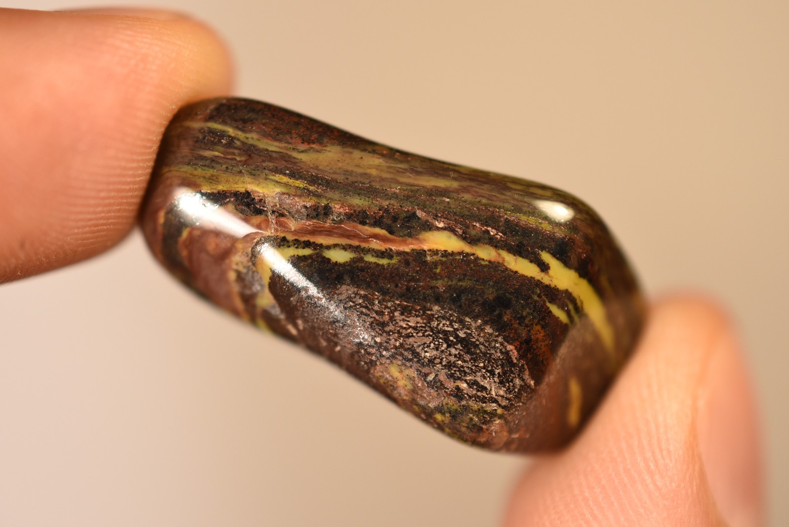 5 *MUGGLESTONE* Tumbled Stones 2-4cm 57.2g Natural Stone Hematite Jasper