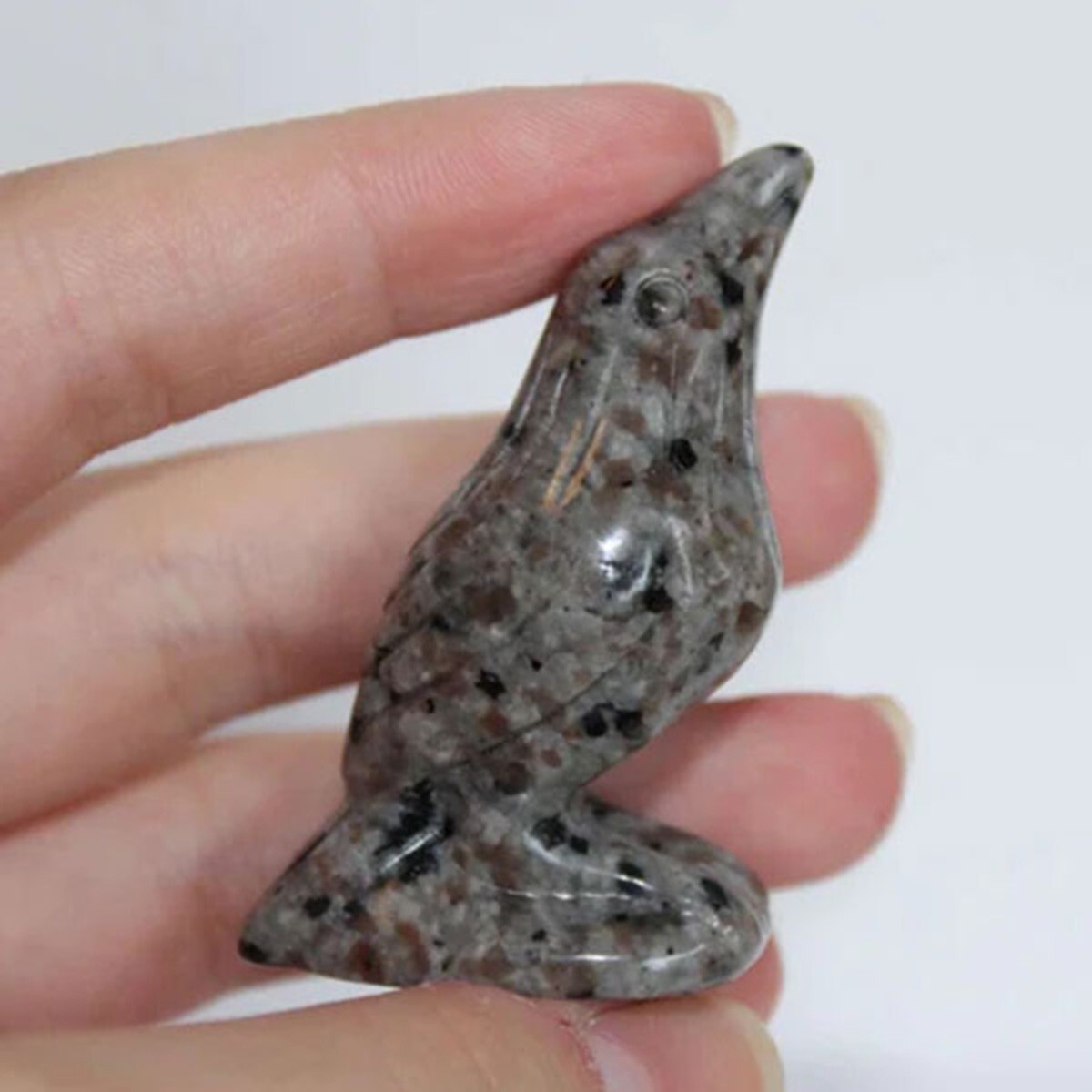 5cm Yooperlite Crow Crystal Figurines UV Glowing Rock Healing Mineral Specimen