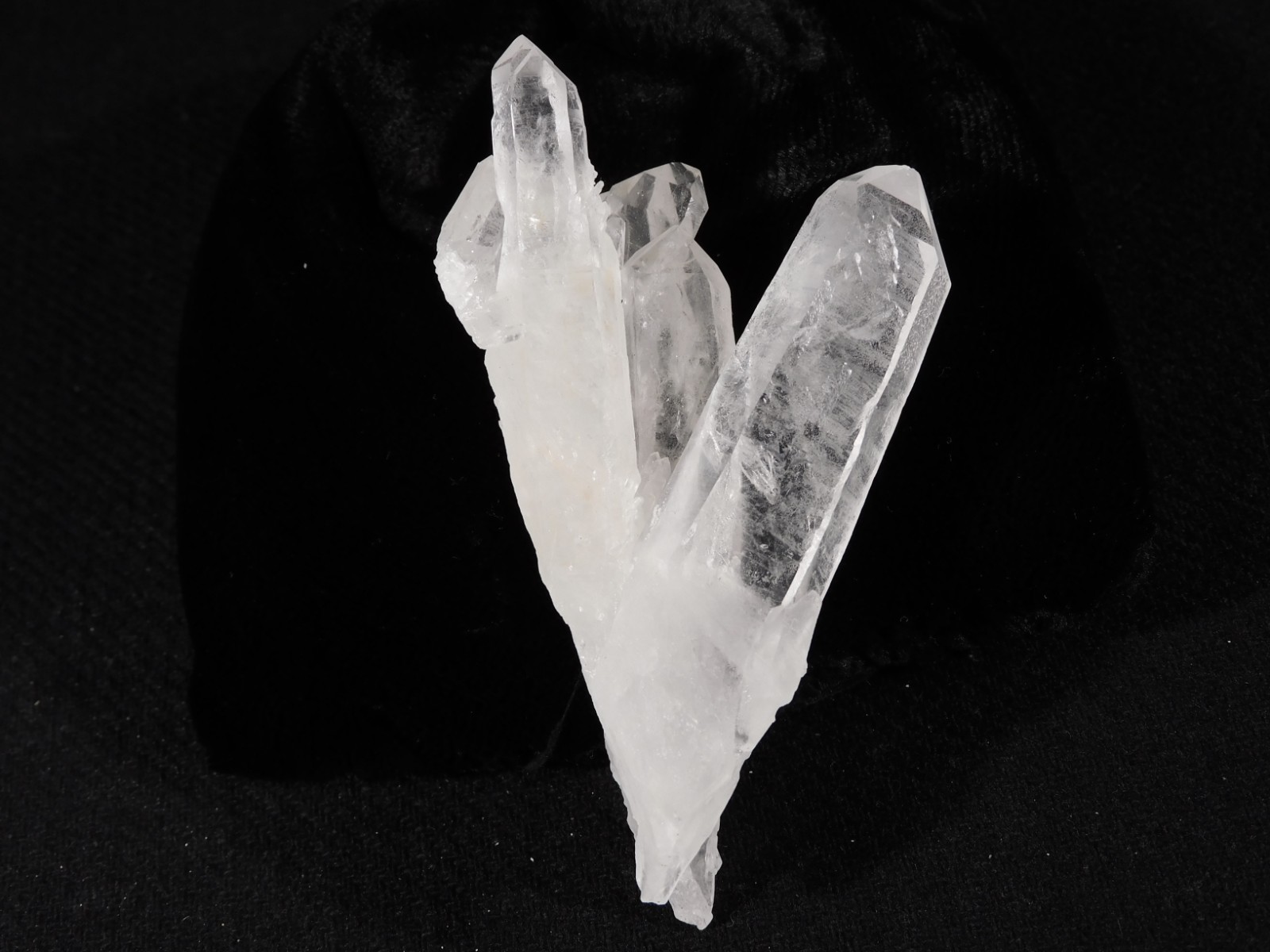 Four Points! Translucent! QUARTZ Crystal Cluster 100% Natural Brazil 70.1gr