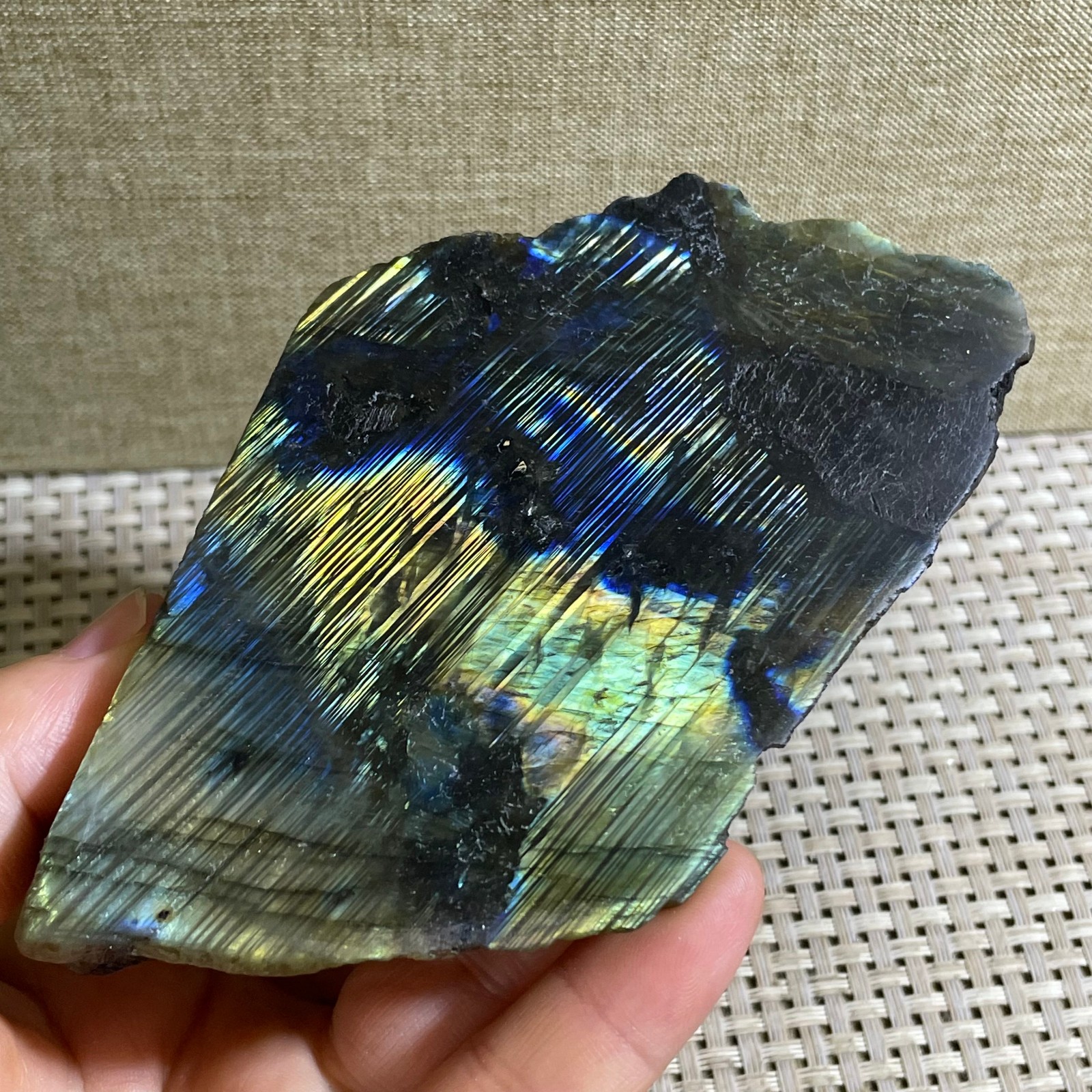 290g Natural multicolor labradorite crystal original stone specimens