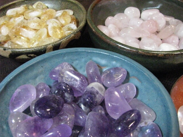 *YOU PICK *15 CHOICES* NATURAL MEDIUM TUMBLE STONES BY THE ROCK 7 Chakra Healing